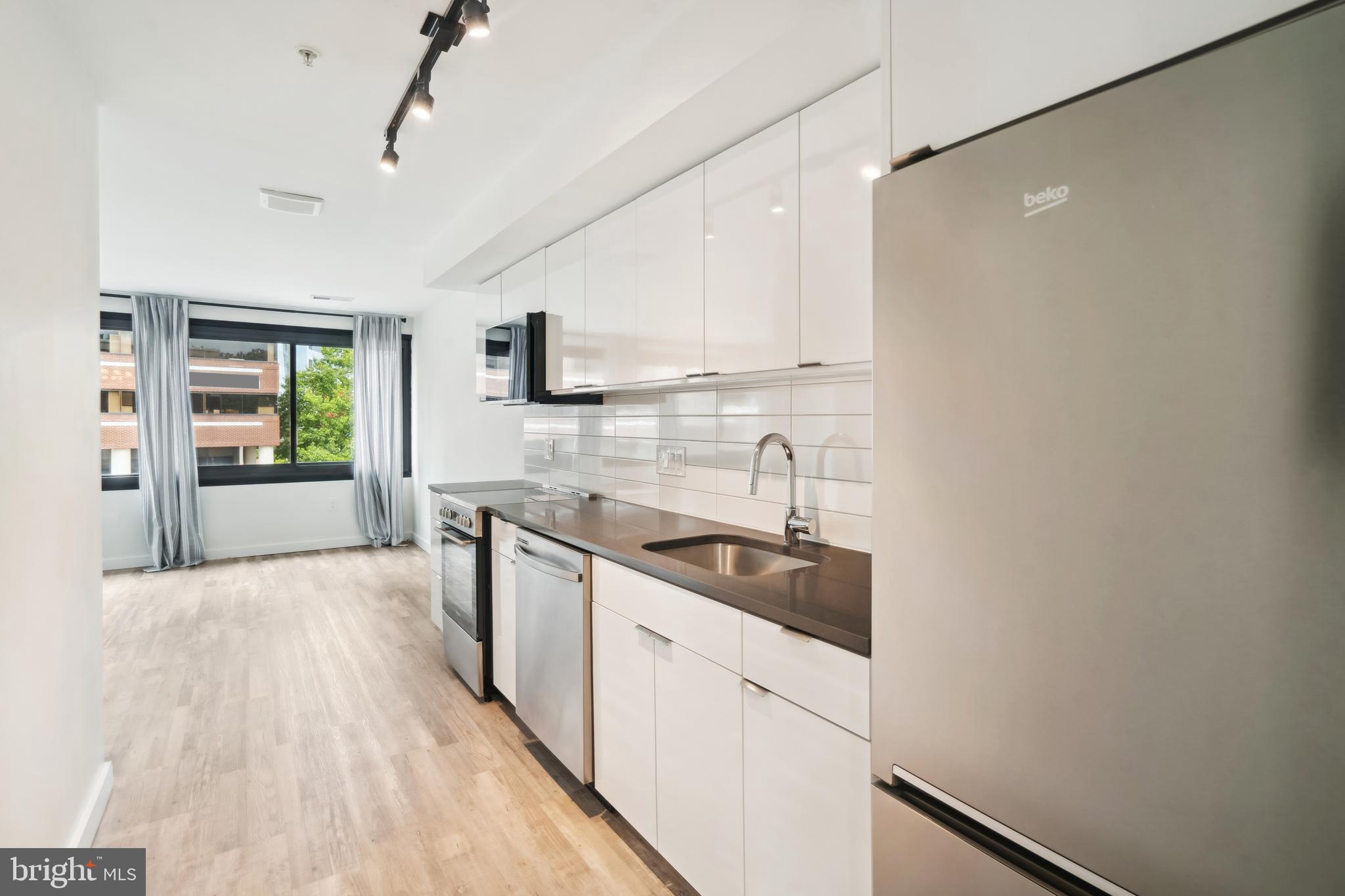 700 ROEDER ROAD Unit: 404