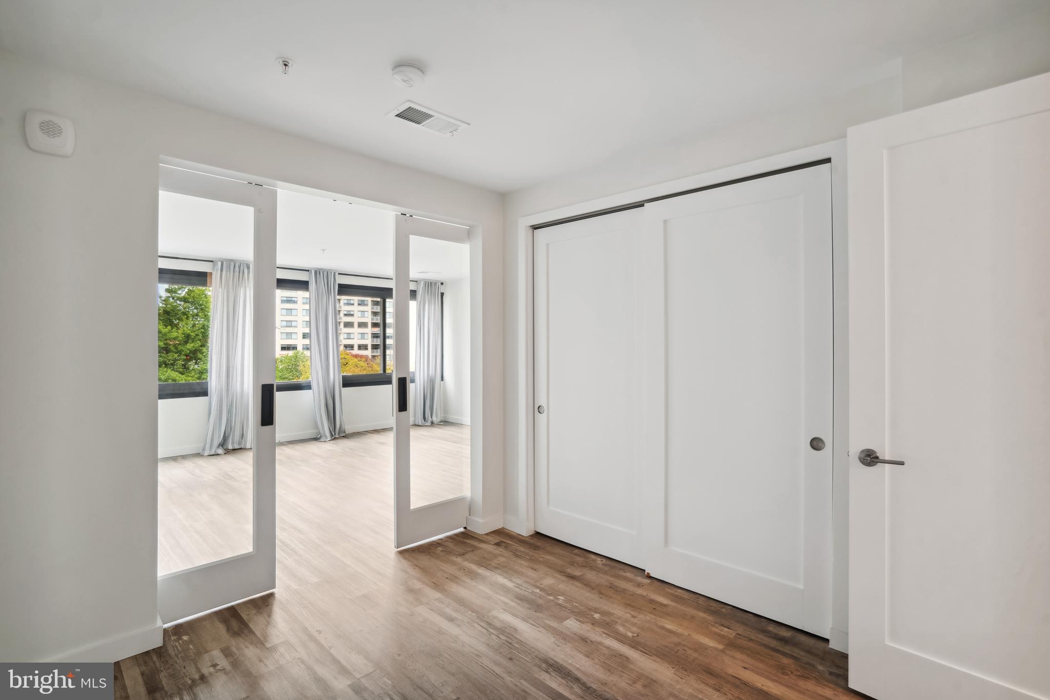 700 ROEDER ROAD Unit: 404