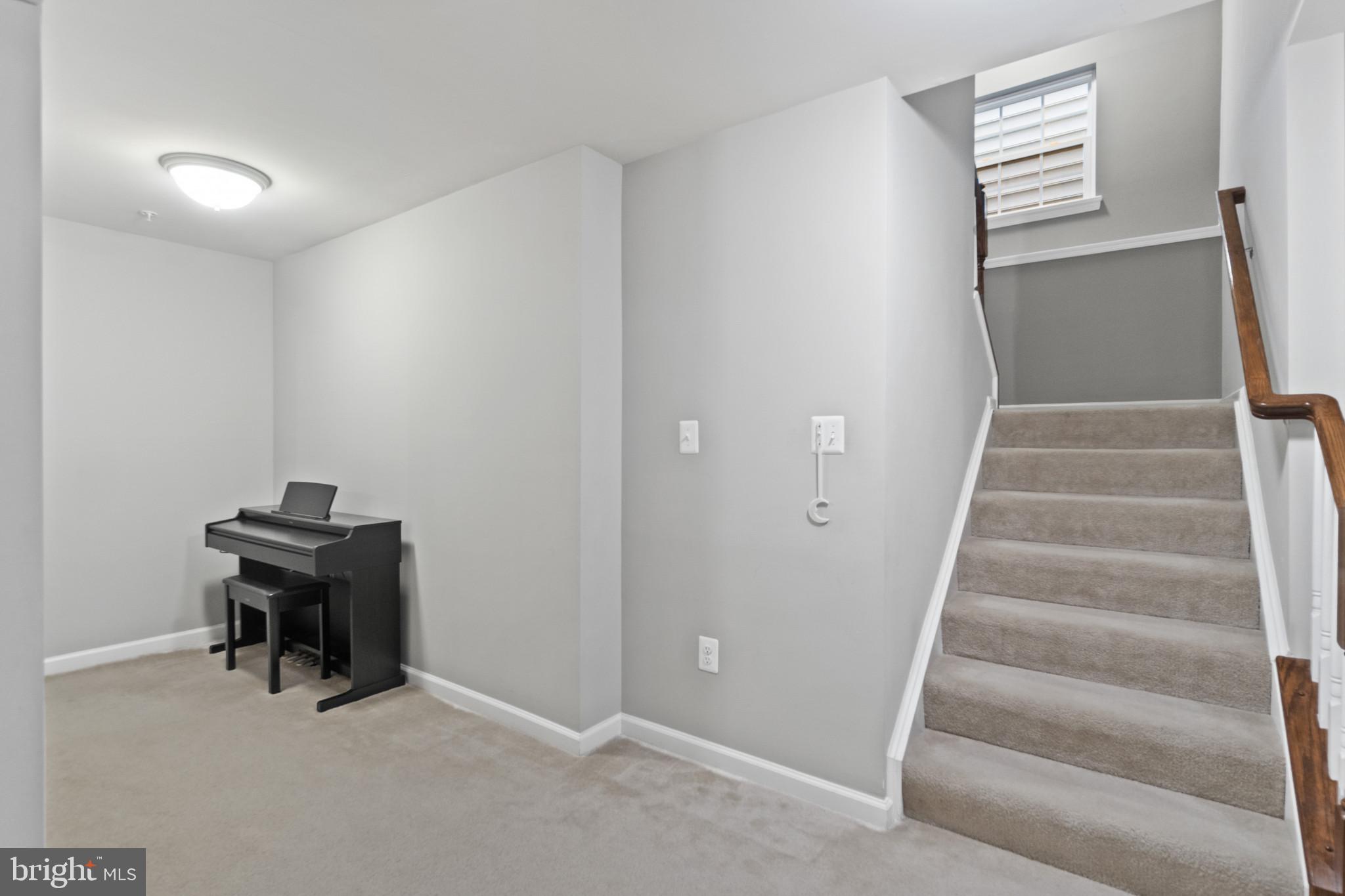11922 Echo Point Pl