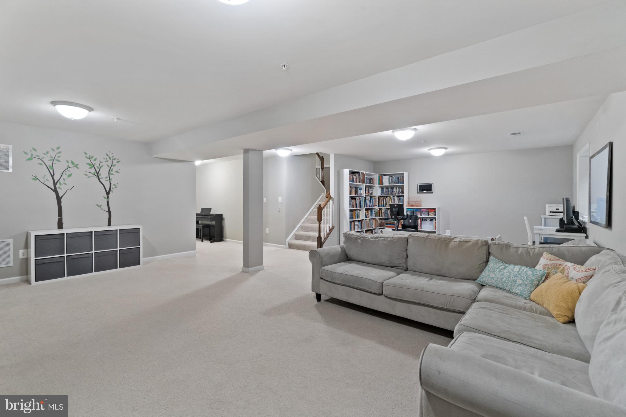 11922 Echo Point Pl