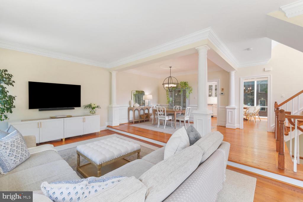 9942 Foxborough Cir