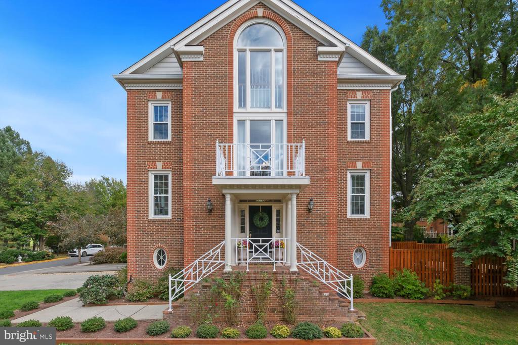 9942 Foxborough Cir