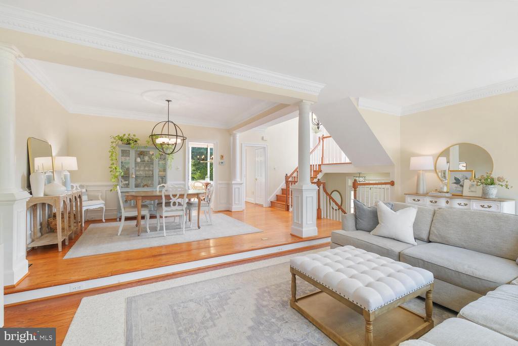 9942 Foxborough Cir