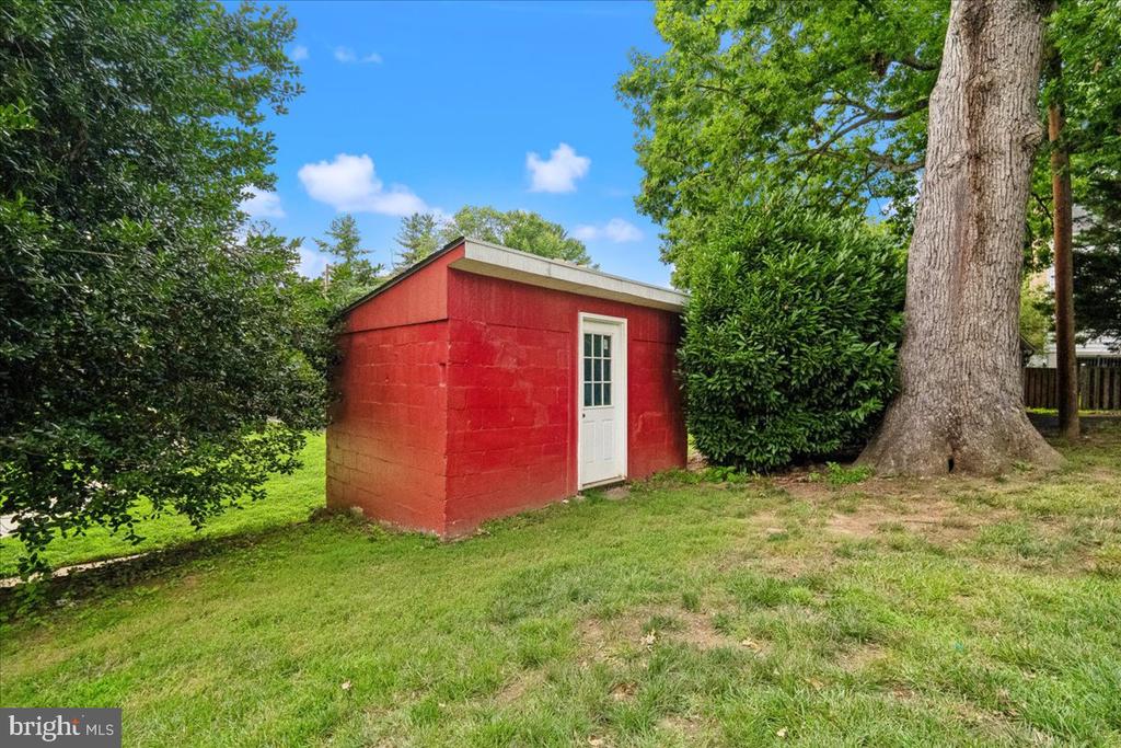 1401 AINTREE DRIVE