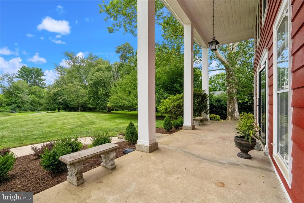 1401 AINTREE DRIVE