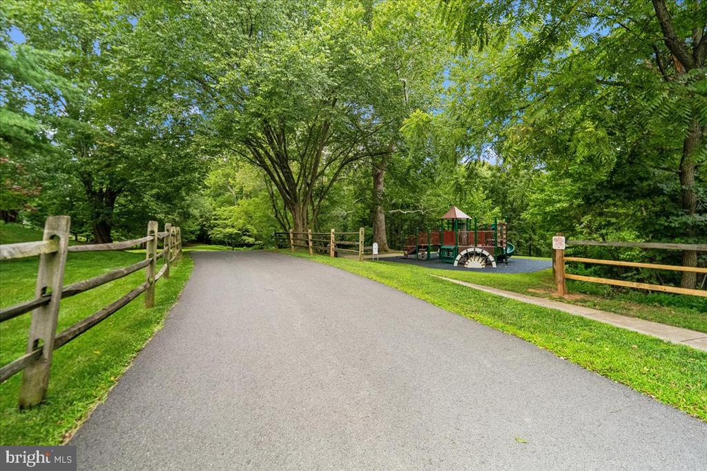1401 AINTREE DRIVE
