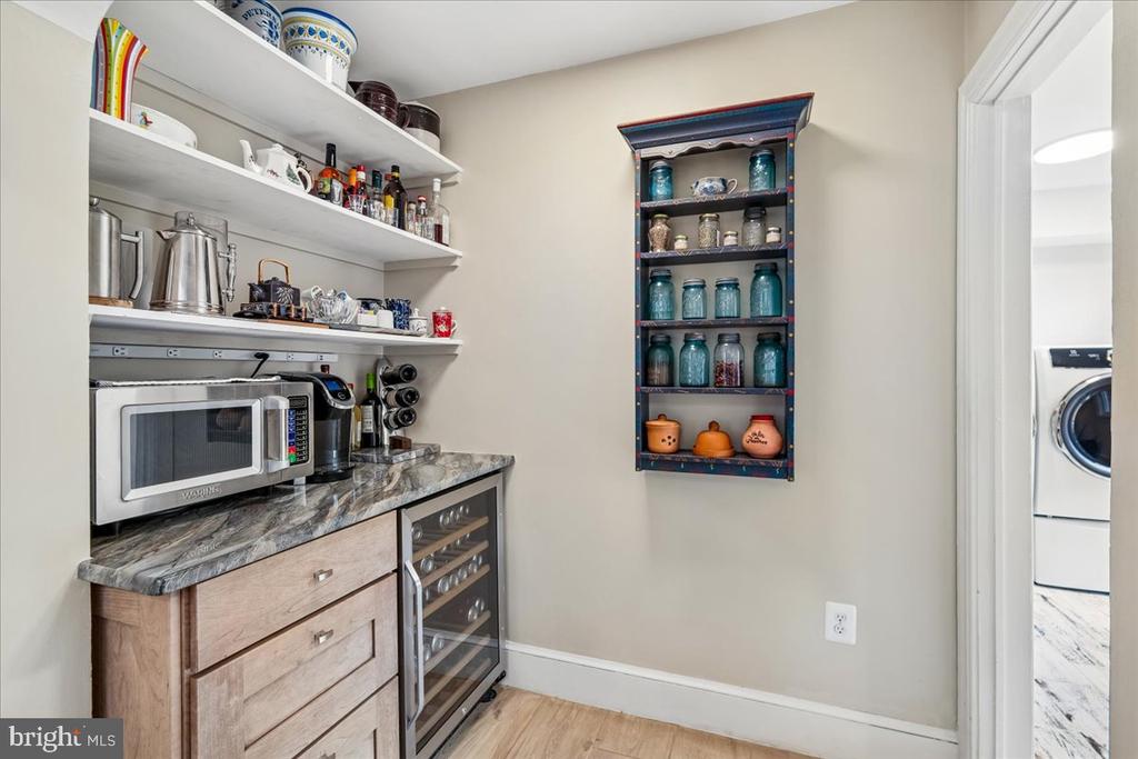 1401 AINTREE DRIVE