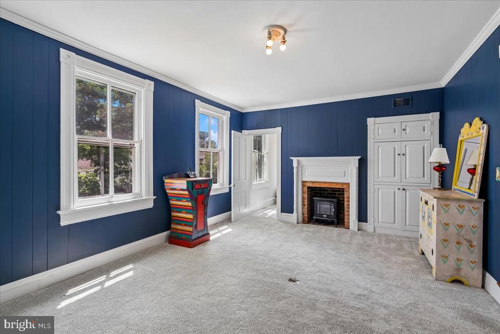 1401 AINTREE DRIVE