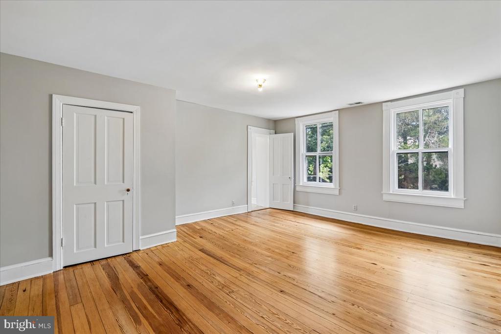 1401 AINTREE DRIVE