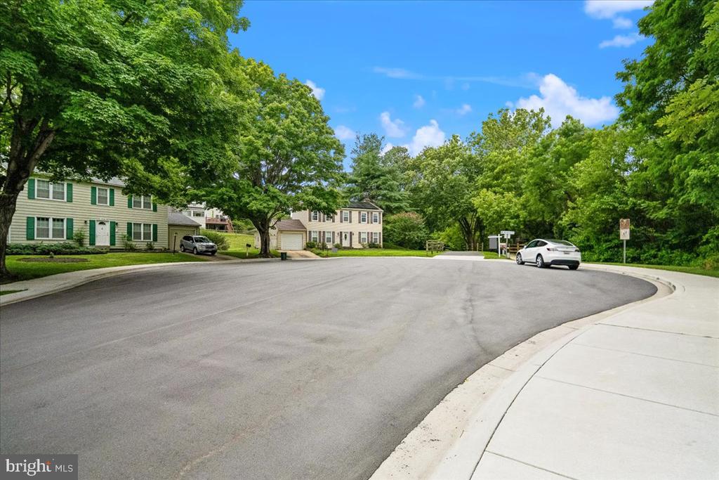 1401 AINTREE DRIVE