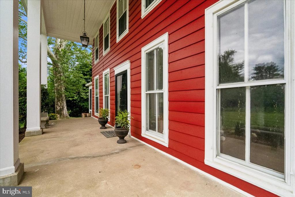 1401 AINTREE DRIVE