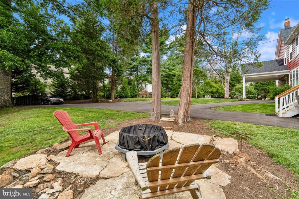 1401 AINTREE DRIVE