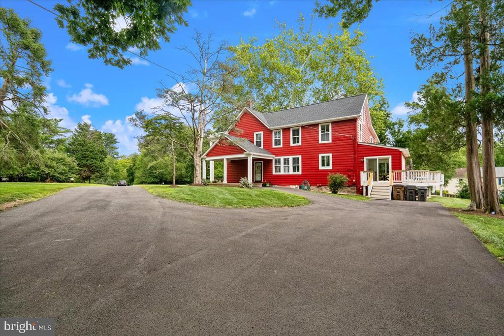 1401 AINTREE DRIVE