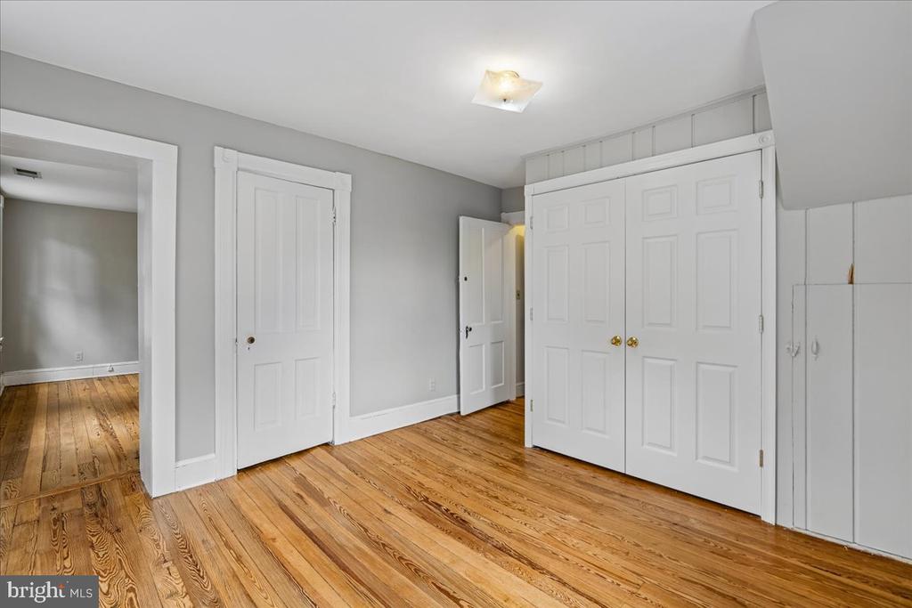 1401 AINTREE DRIVE