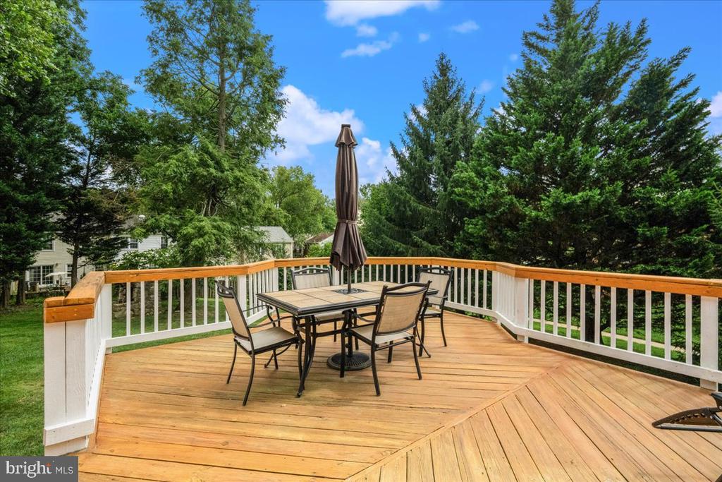 1401 AINTREE DRIVE