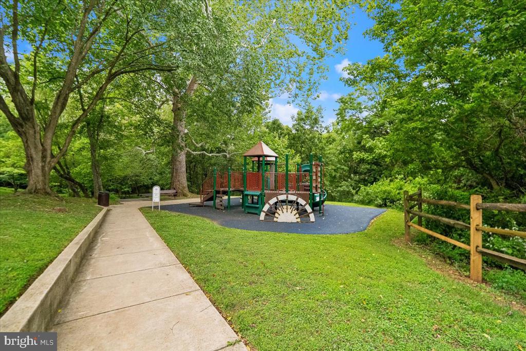1401 AINTREE DRIVE