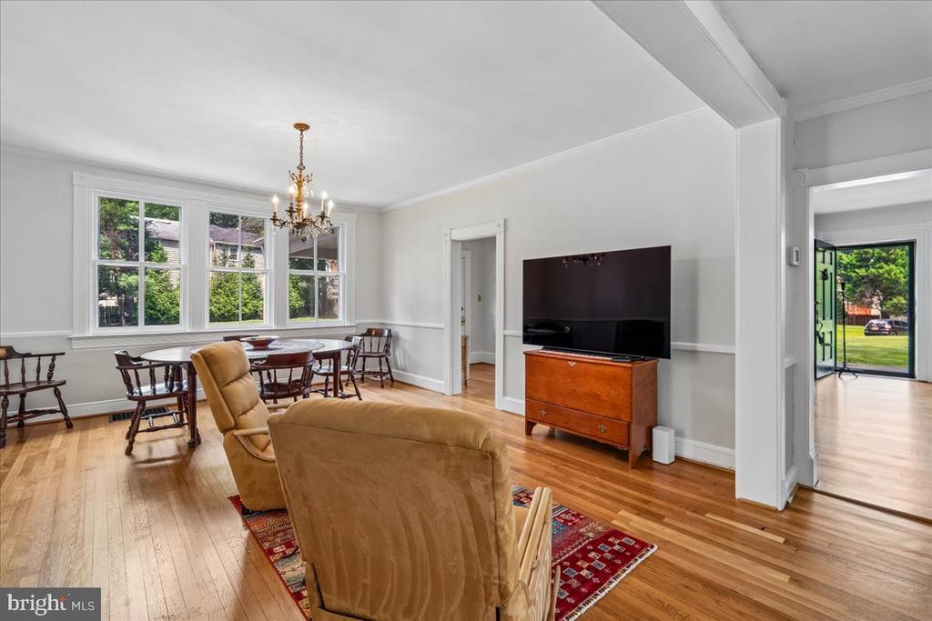 1401 AINTREE DRIVE