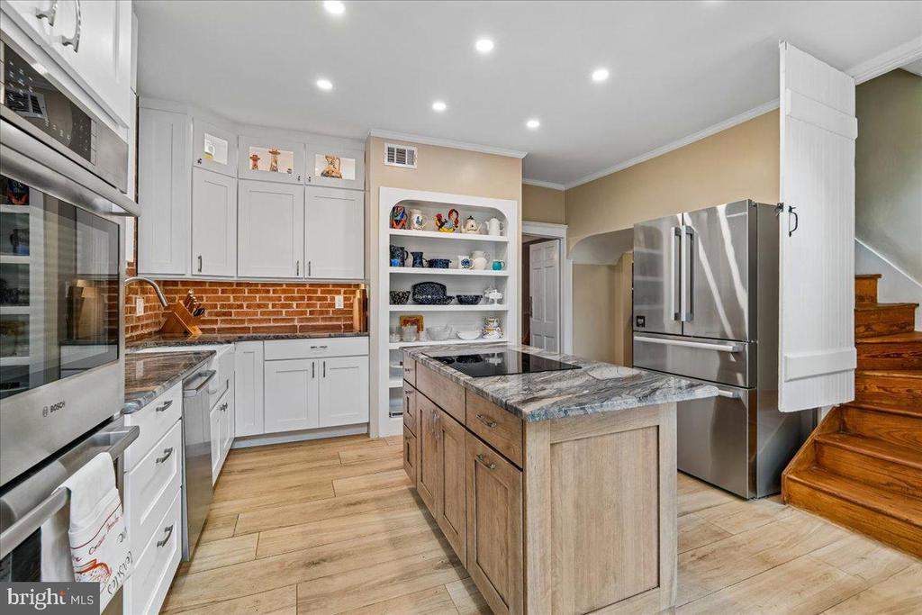 1401 AINTREE DRIVE