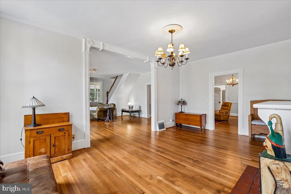 1401 AINTREE DRIVE