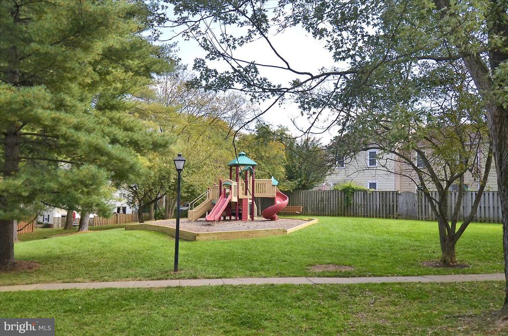 1401 AINTREE DRIVE