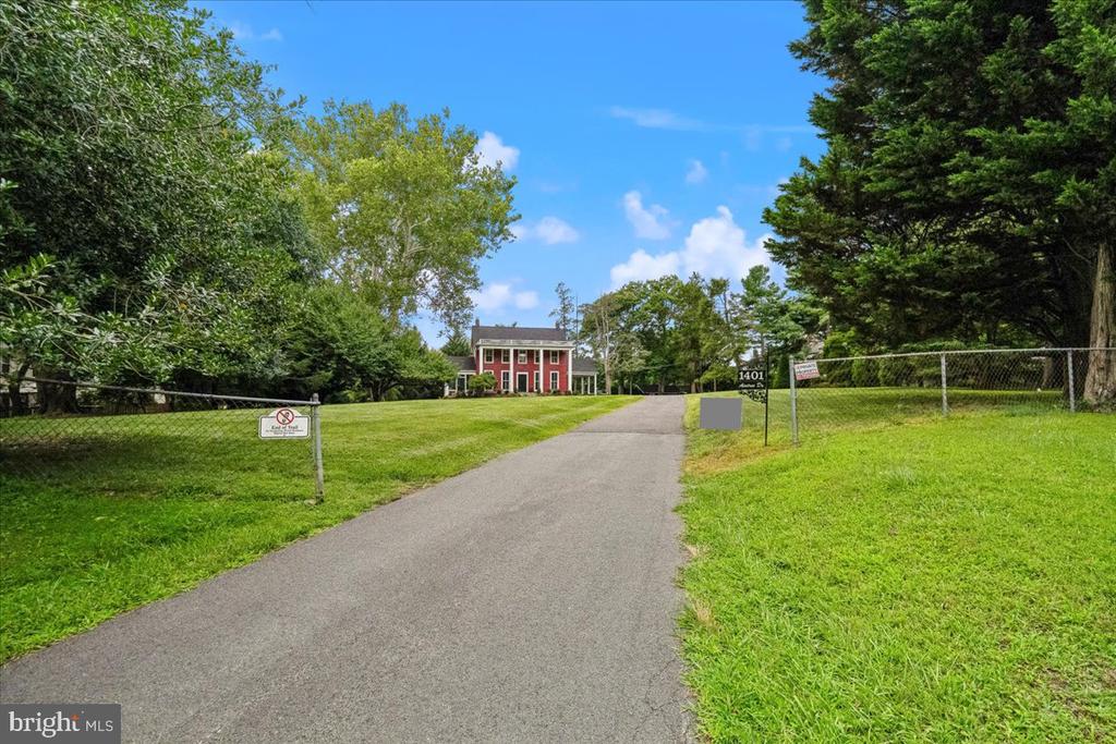 1401 AINTREE DRIVE