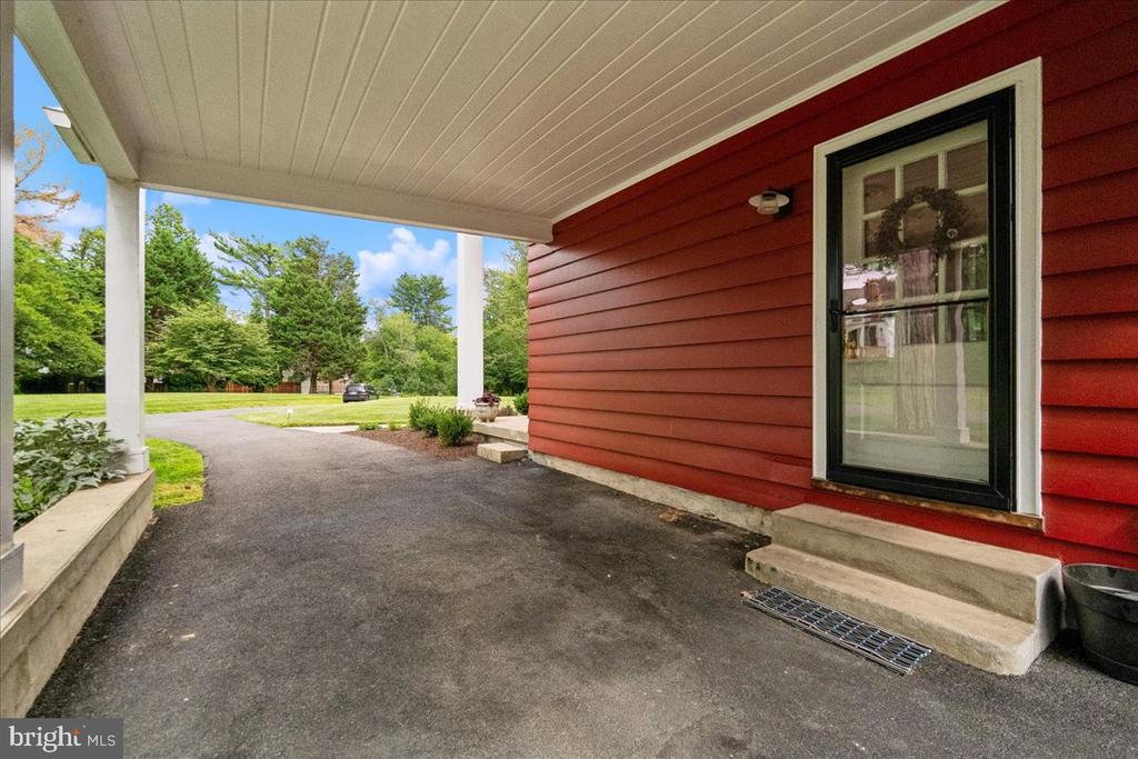 1401 AINTREE DRIVE