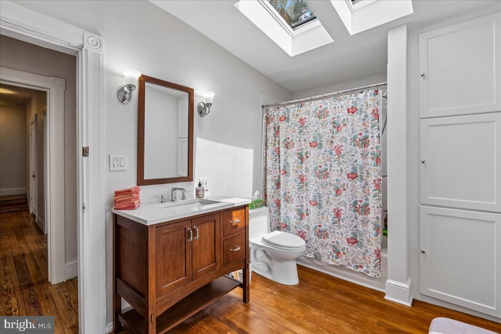 1401 AINTREE DRIVE
