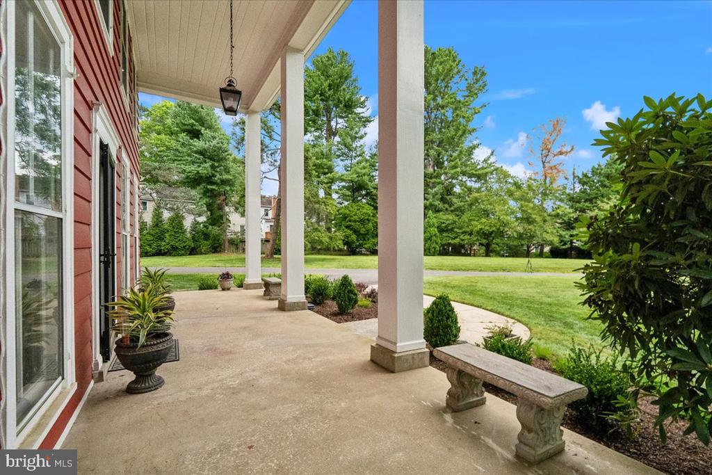 1401 AINTREE DRIVE