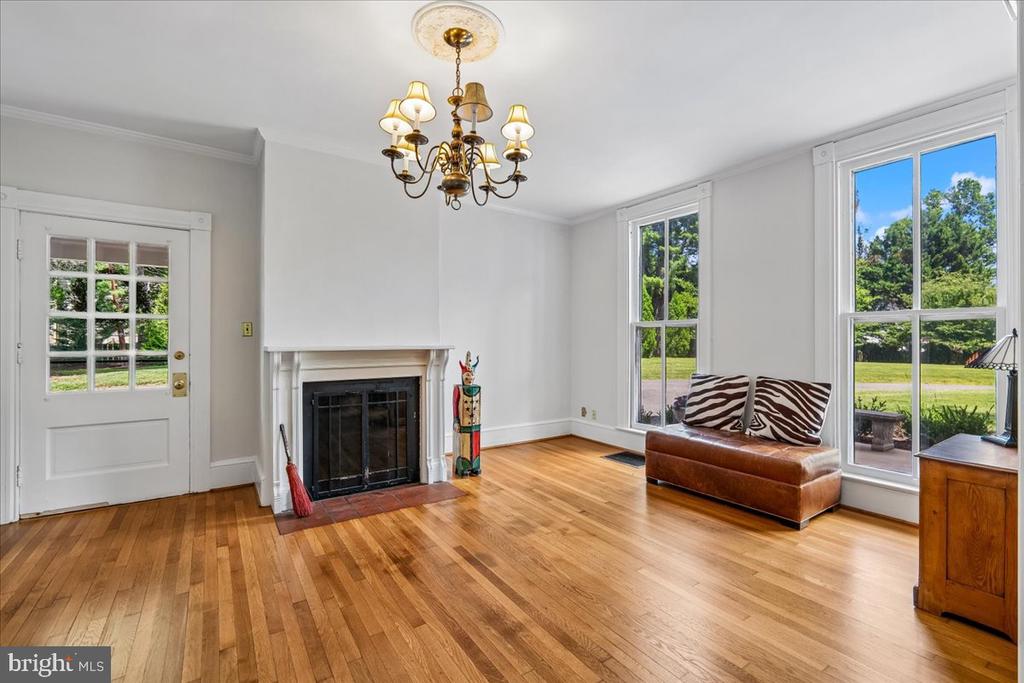 1401 AINTREE DRIVE