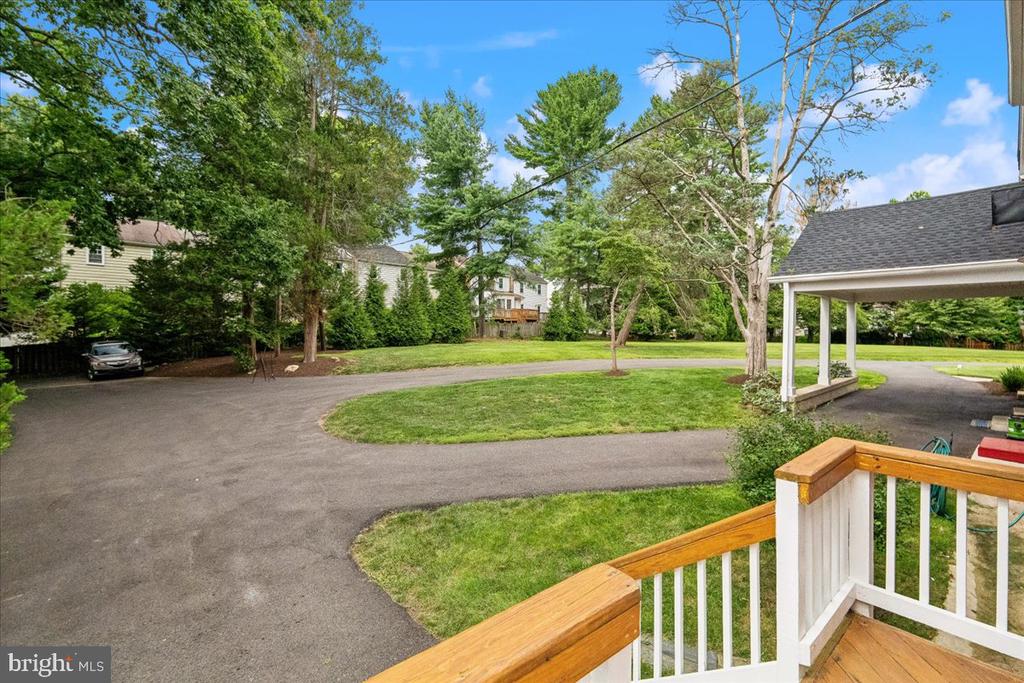 1401 AINTREE DRIVE
