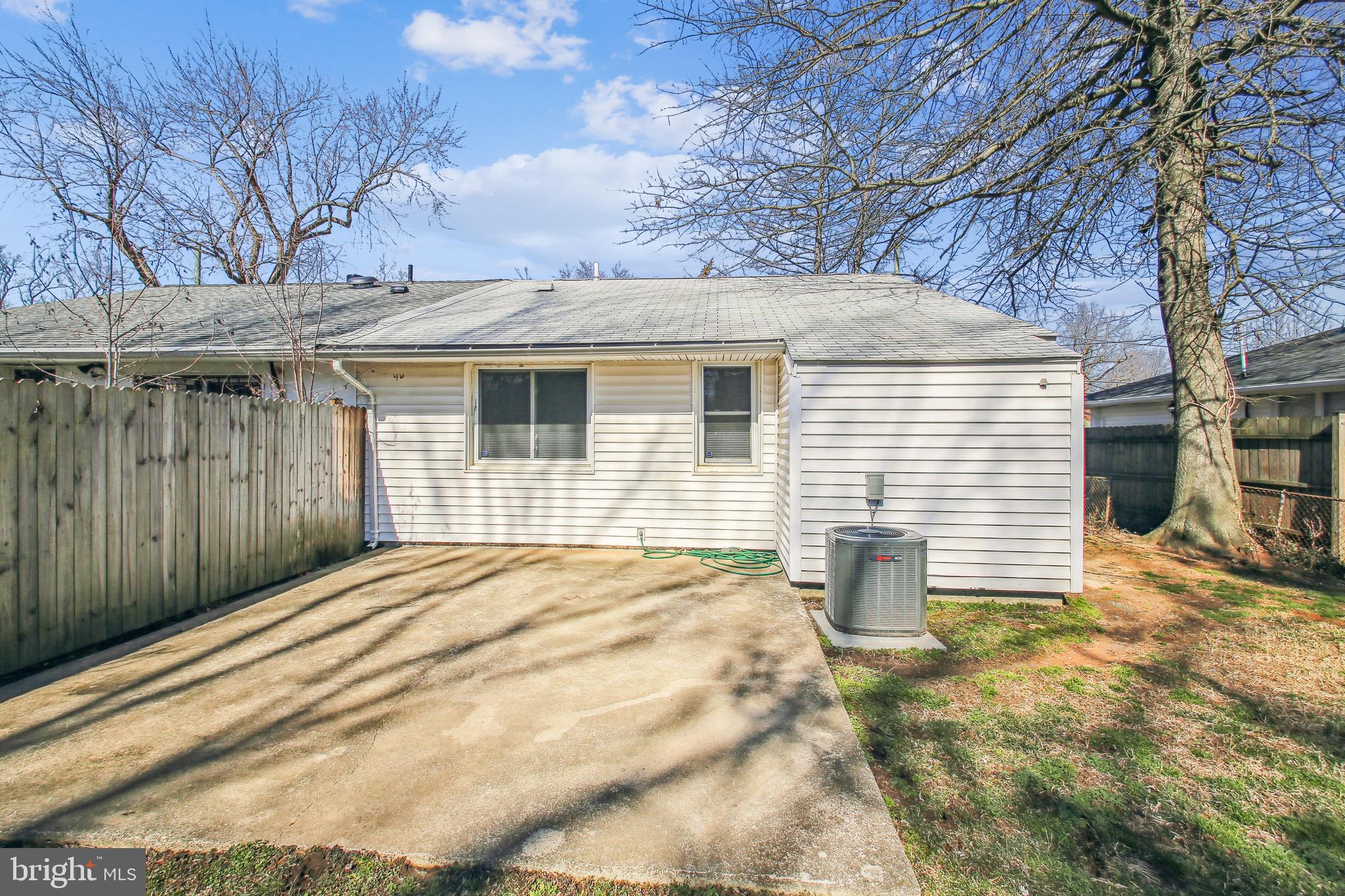 7919 Allendale Dr