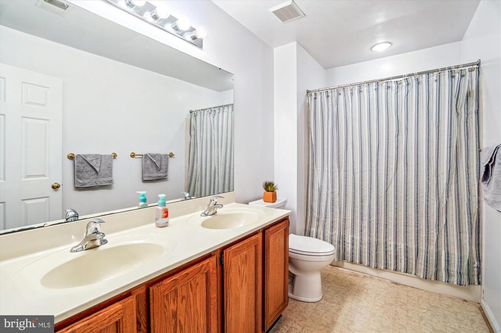 8108 Willowgate Pl