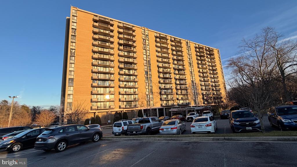 6100 WESTCHESTER PARK DRIVE Unit: 609