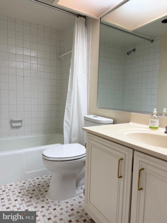 6100 WESTCHESTER PARK DRIVE Unit: 609