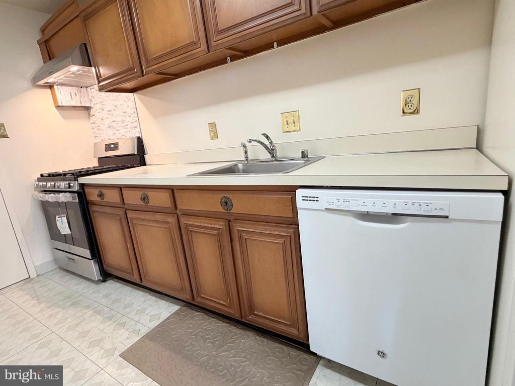 6100 WESTCHESTER PARK DRIVE Unit: 609