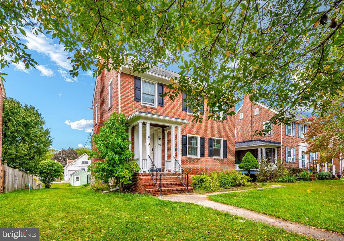 1017 Woodland Way