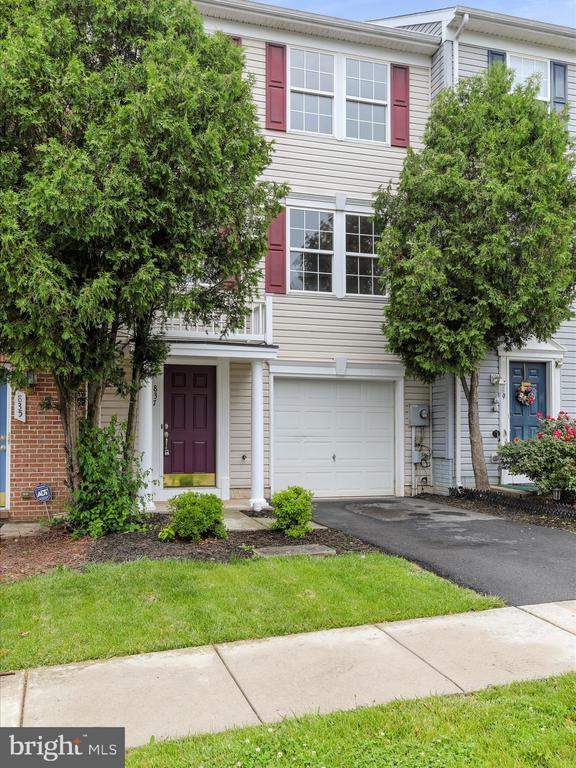 837 Monet Dr