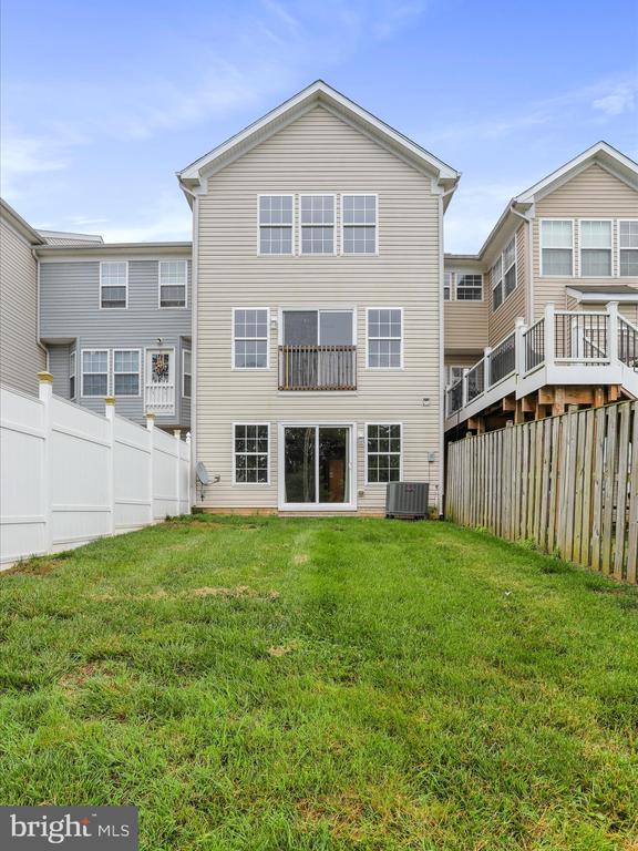 837 Monet Dr