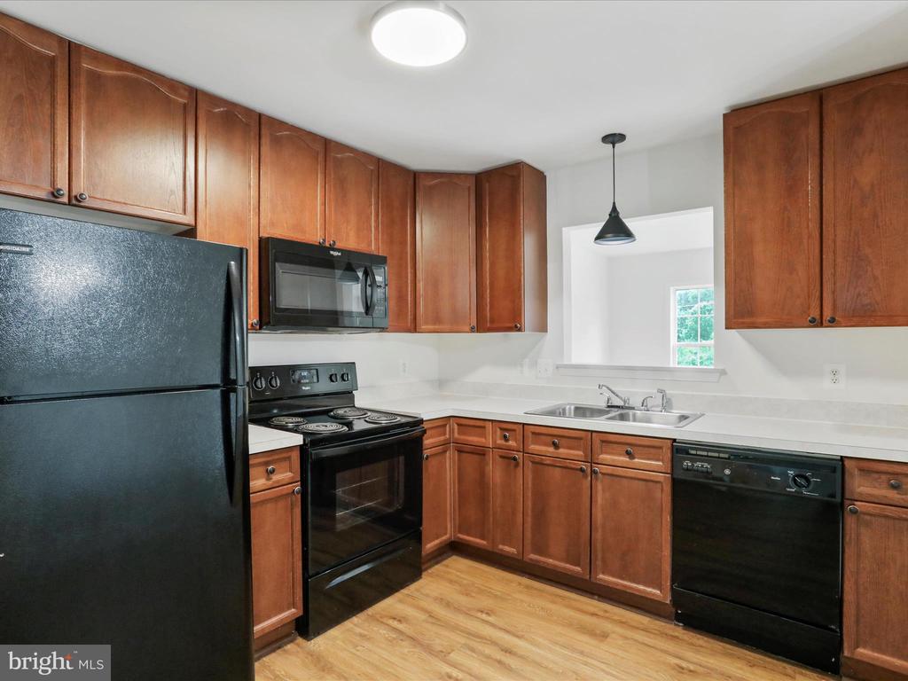 837 Monet Dr