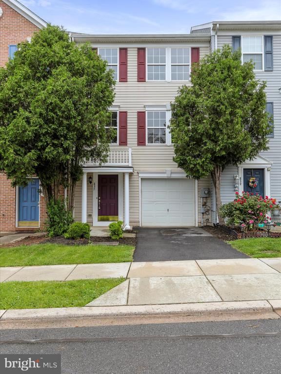 837 Monet Dr
