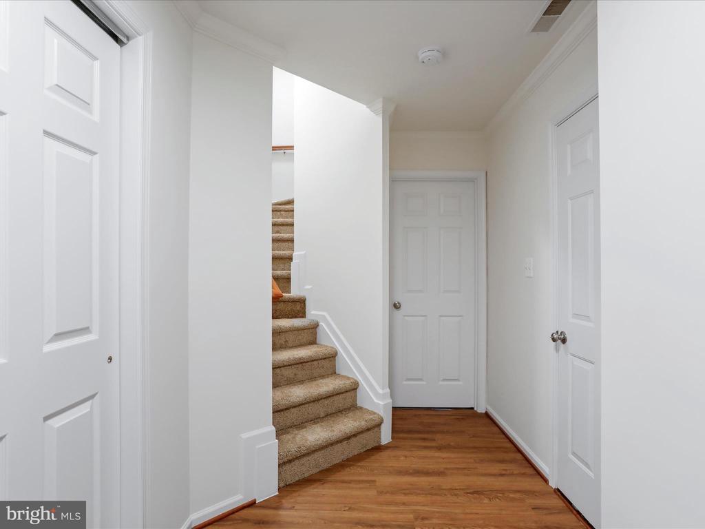 837 Monet Dr