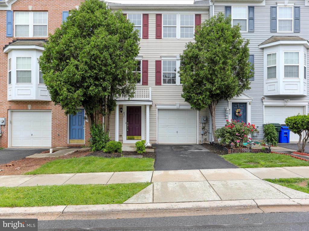 837 Monet Dr
