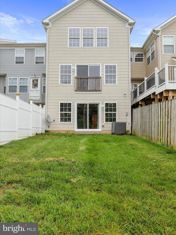 837 Monet Dr
