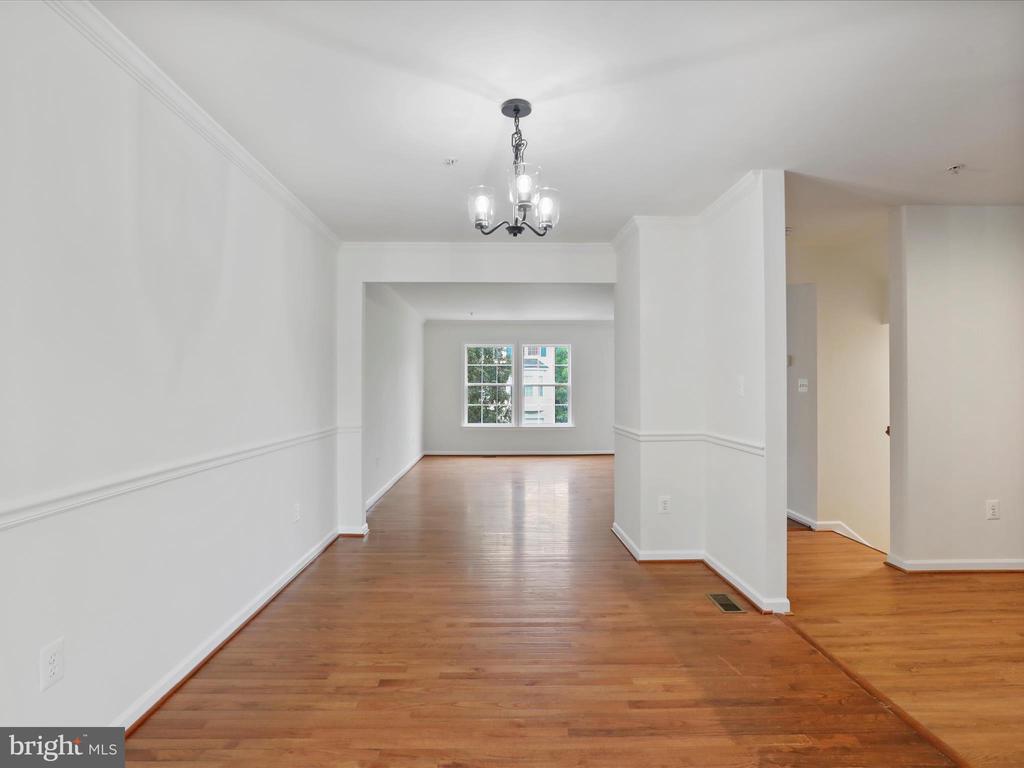 837 Monet Dr