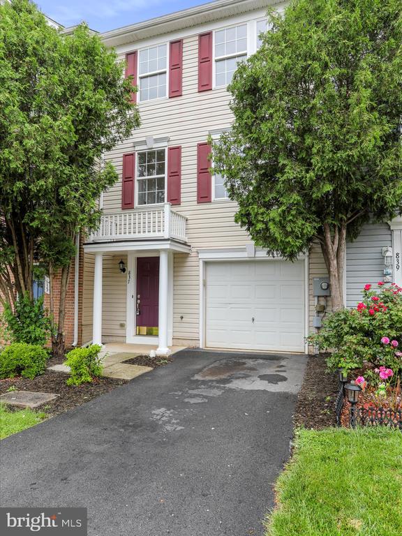837 Monet Dr