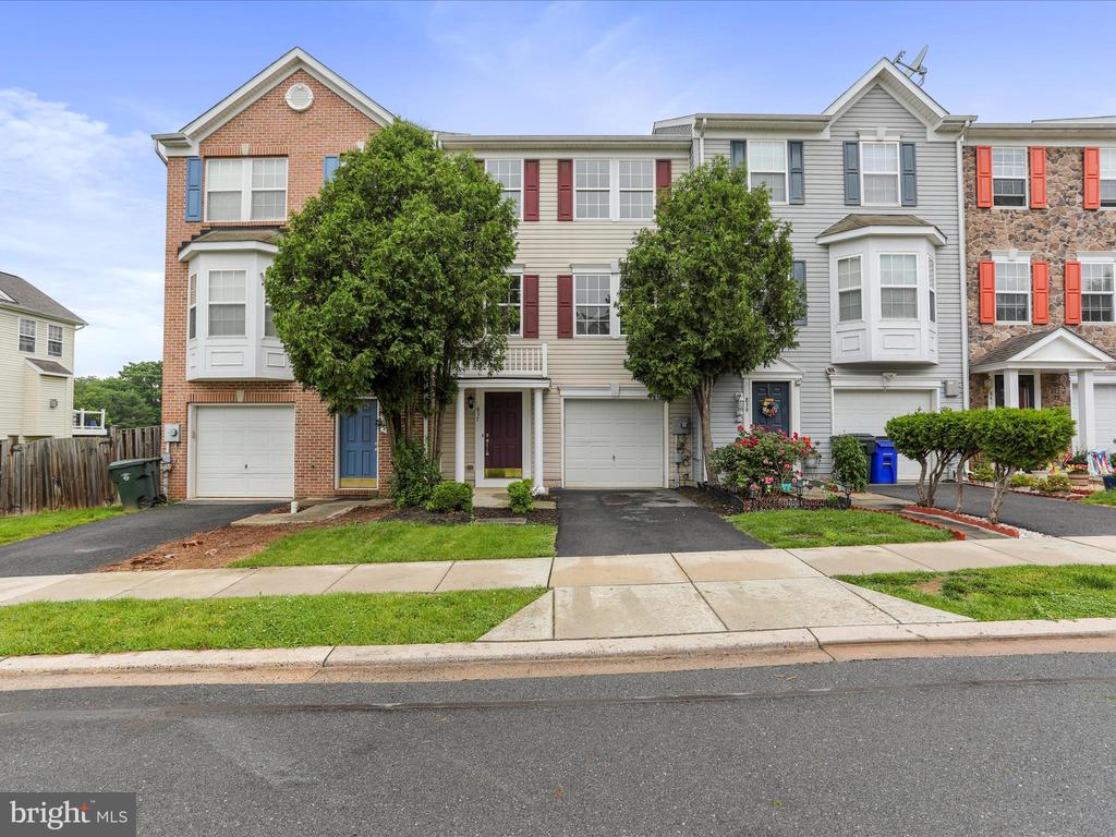 837 Monet Dr