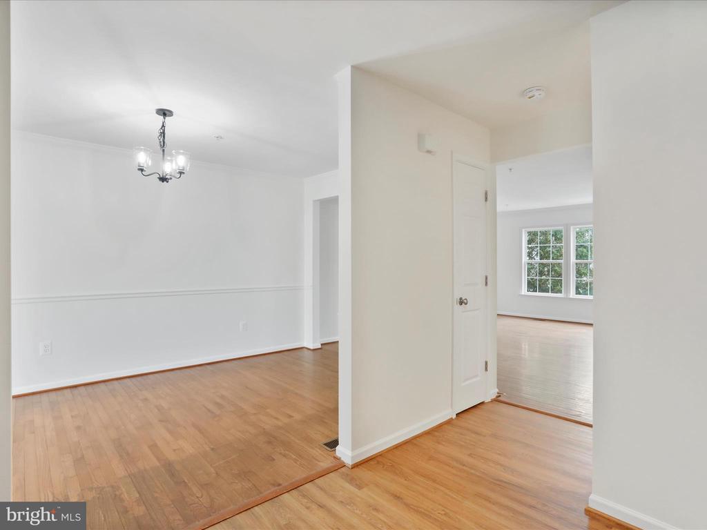 837 Monet Dr