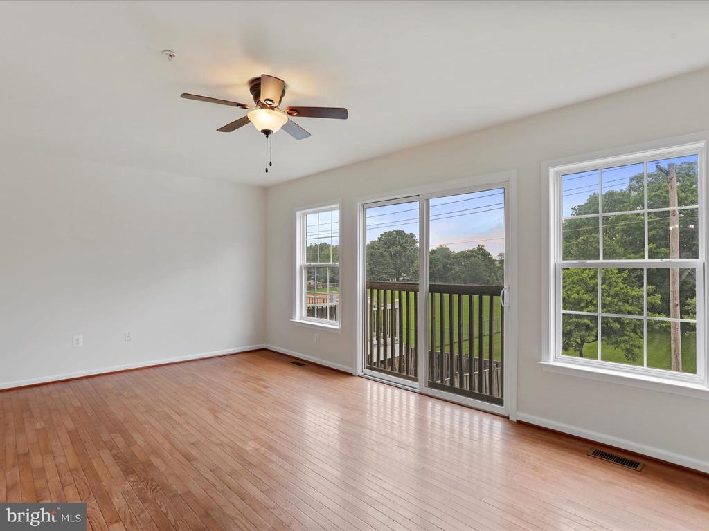 837 Monet Dr