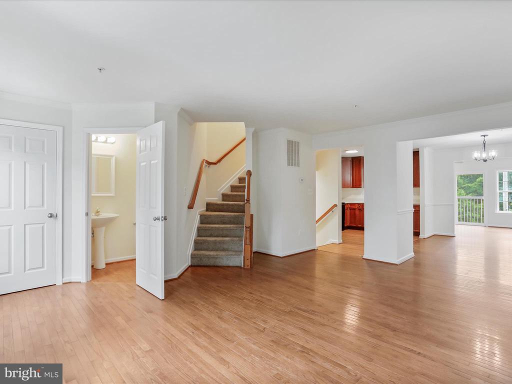837 Monet Dr