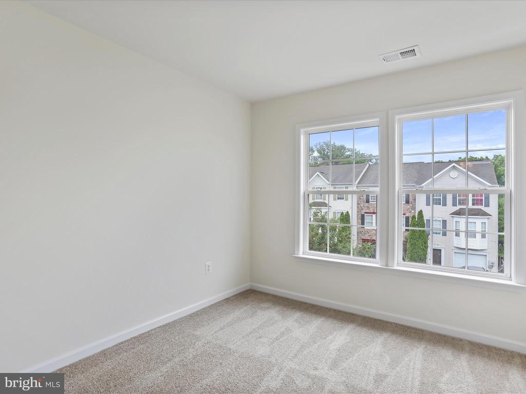 837 Monet Dr